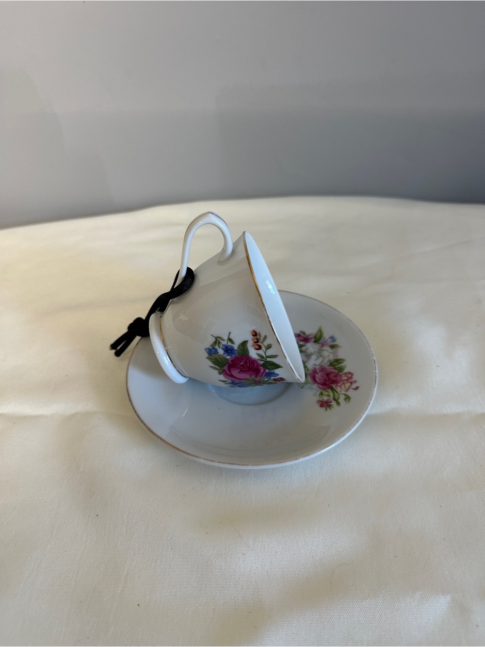 Porcelain Tea Cup and Saucer Bird Feeder with Paracord